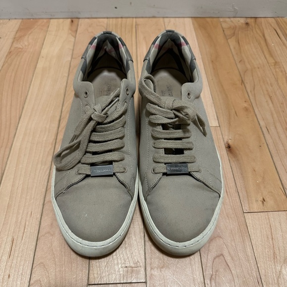 Burberry women’s sneakers - Picture 3 of 11